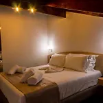 Pandora Tirana